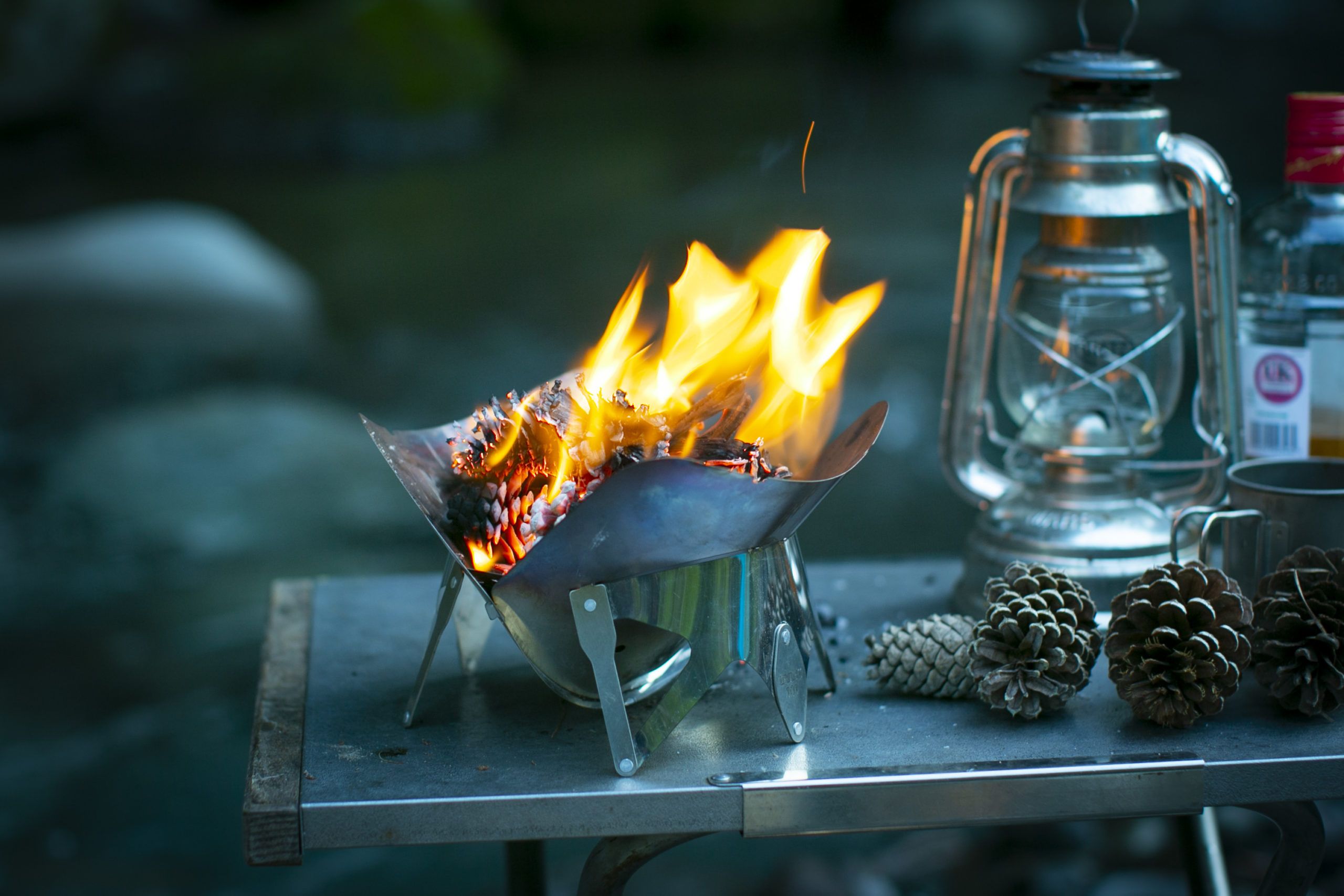 あなたのキャンプサイトに焚き火台『IRORI101』で炎の華を咲かせてみませんか♬